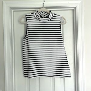 Vineyard Vines sleeveless navy and white striped top - Small